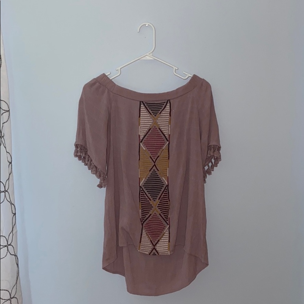 Off the shoulder tee